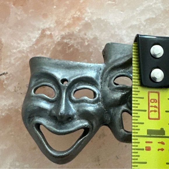 Vintage Brooch Pin Solid Pewter Theater Comedy Tragedy Masks Happy Sad Face 0706 - Picture 3 of 5